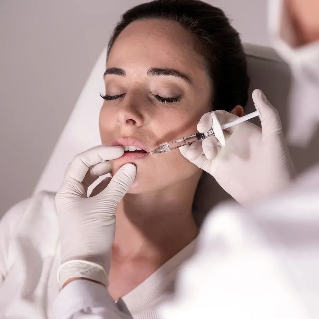 MESOFILLER® POUR LE <strong>VISAGE</strong> ET LE <strong>CORPS</strong>